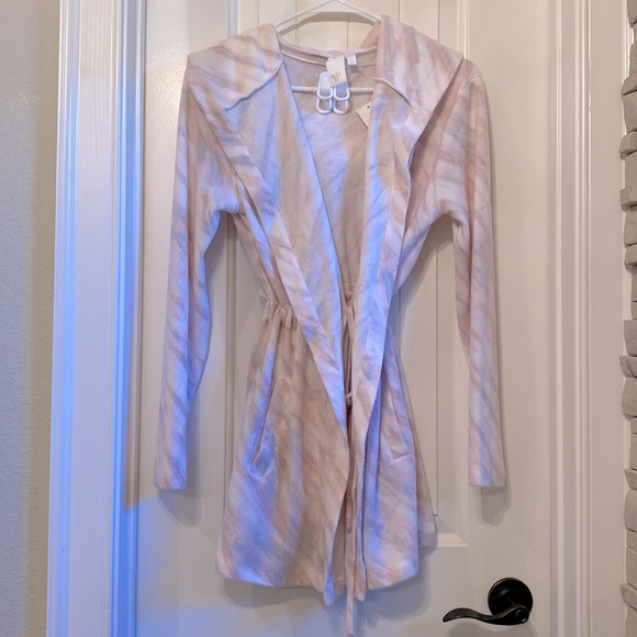 Matching Robe & Pants Pajama Set - Picture 4 of 8